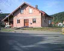 Eigenheim mit Erker + Anbaugarage (Bauantrag 1999)